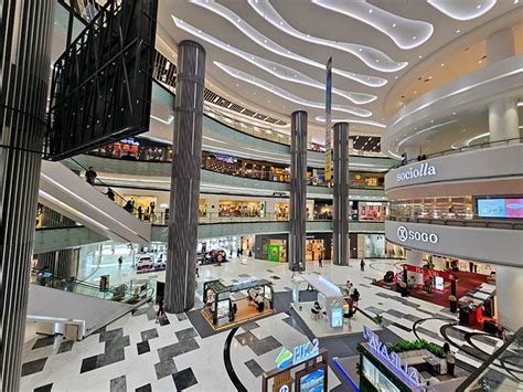 lippo mall puri shops